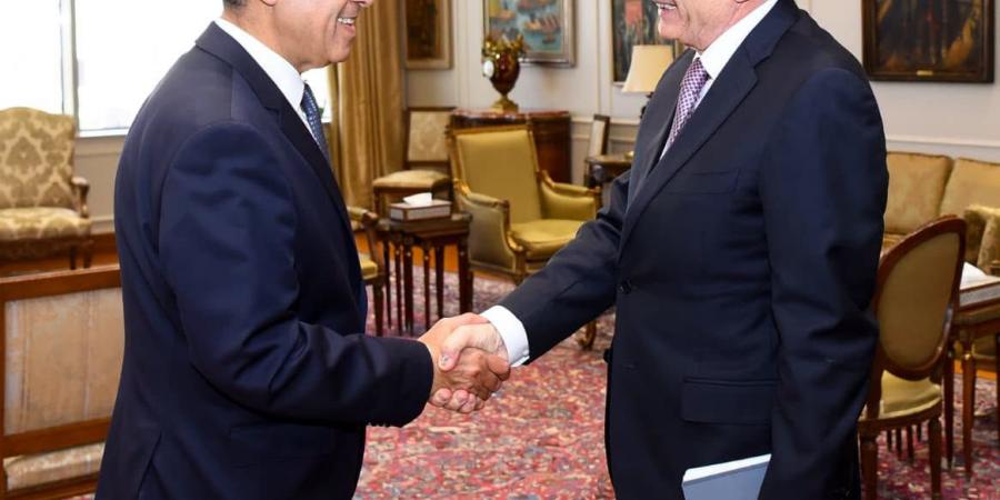 وزير
      الخارجية:
      التفاوض
      والحوار
      هما
      السبيل
      الوحيد
      لإنهاء
      حرب
      إيران