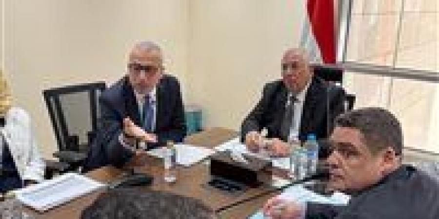 لجنة
      الزراعة
      بالنواب
      تبحث
      تعظيم
      دور
      البنك
      الزراعي
      لدعم
      الفلاح
      وتعزيز
      الأمن
      الغذائي