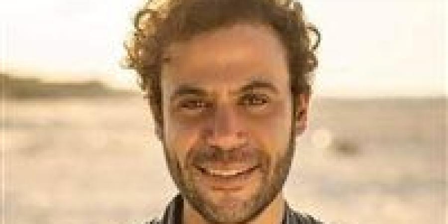 استنوا
      حاجات
      جامدة..
      محمد
      إمام
      يعلن
      موعد
      عرض
      فيلم
      صقر
      وكناريا