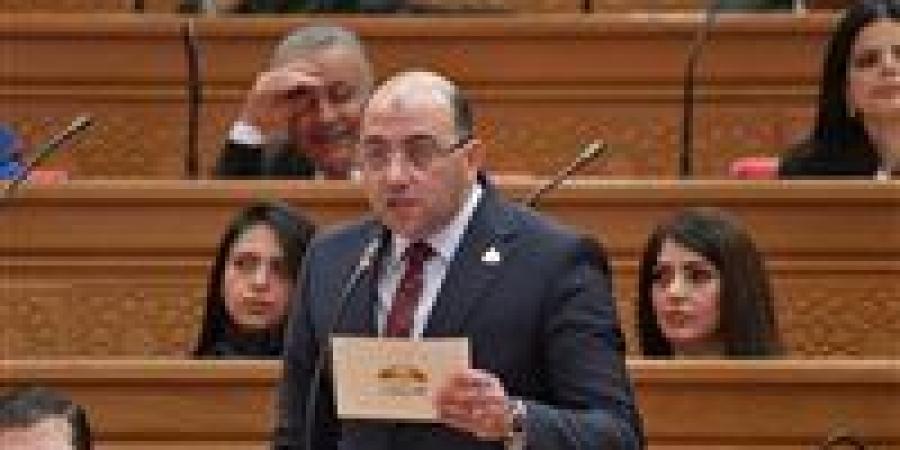 برلمانية
      حماة
      الوطن
      توافق
      مبدئيا
      على
      قانون
      حماية
      المنافسة
      ومنع
      الممارسات
      الاحتكارية
      ..
      العطيفي:
      وافقنا
      لأن
      المواطن
      المستفيد
      الأول
      من
      مواجهة
      ارتفاع
      الاسعار