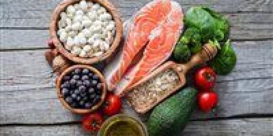 أطعمة
      تزيد
      الالتهابات
      وأخرى
      تقللها..
      دليل
      بسيط
      لصحة
      أفضل