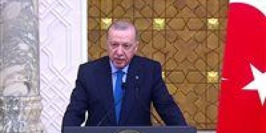 أردوغان
      وسيطاً..
      تحركات
      تركية
      مكوكية
      لجمع
      قادة
      روسيا
      وأوكرانيا
      في
      قمة
      تاريخية