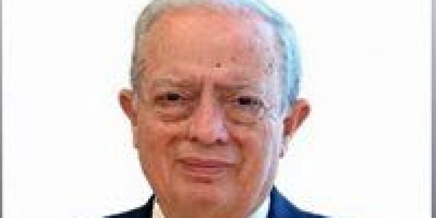 نائب
      رئيس
      الوزراء
      يهنئ
      رئيس
      الجمهورية
      بذكرى
      عيد
      تحرير
      سيناء