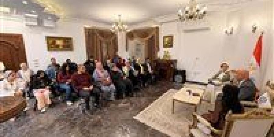 بحضور
      شخصيات
      عامة
      وفنية..
      الإصلاح
      والنهضة
      ينظم
      صالونا
      عن
      دور
      الفن
      في
      الدبلوماسية
      الثقافية