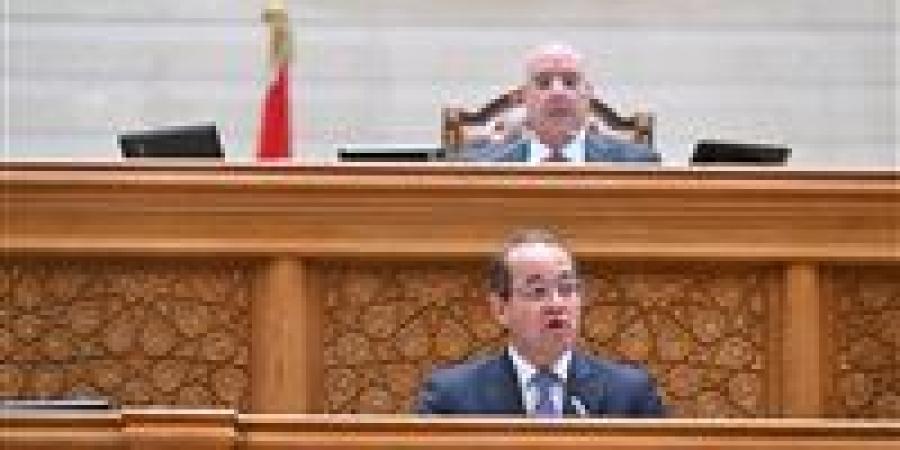 وزير
      المالية:
      الحكومة
      اتجهت
      إلى
      ترشيد
      الإنفاق
      العام
      دون
      المساس
      بالنفقات
      الحتمية