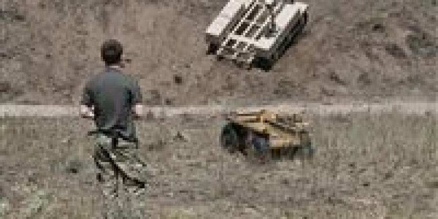 جيوش
      الظل..
      كيف
      أسقطت
      الروبوتات
      الأوكرانية
      حصون
      الروس
      دون
      طلقة
      واحدة؟