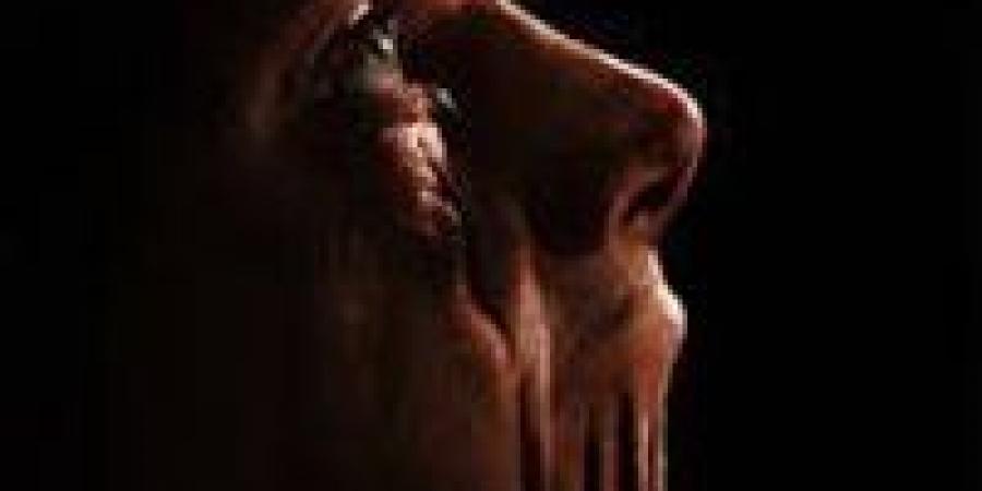 الرعب
      الجسدي..
      طرح
      البرومو
      التشويقي
      لـ
      فيلم
      Clayface|
      فيديو