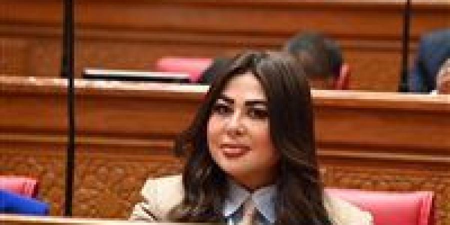 ولاء
      الصبان:
      تعديل
      قانون
      حماية
      المنافسة
      خطوة
      مهمة
      لتعزيز
      الاستقرار
      التشريعي
      وجذب
      الاستثمارات