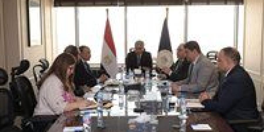 تطوير
      شامل
      لمنظومة
      الغوص
      والأنشطة
      البحرية
      لتعزيز
      تنافسية
      السياحة
      المصرية
      عالمياً