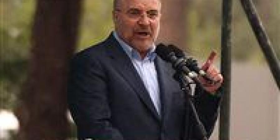 قاليباف
      ينفي
      انقسام
      إيران
      ويتوعد
      بجعل
      "المعتدي
      المجرم"
      يندم
      على
      فعلته