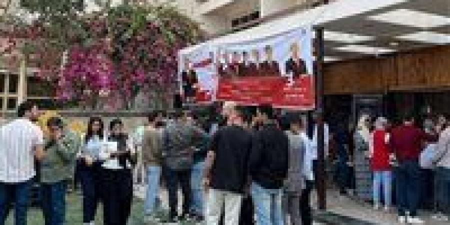 بالأسماء
      والأرقام..
      نتائج
      فرز
      انتخابات
      التجديد
      النصفي
      لنقابة
      أطباء
      أسنان
      المنيا