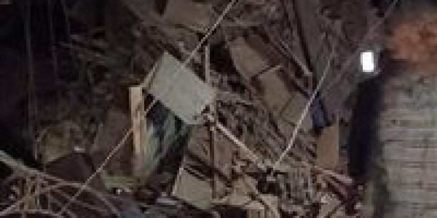 انهيار
      مفاجئ..
      إصابة
      شخصين
      إثر
      سقوط
      أجزاء
      من
      عقار
      قديم
      بالإسكندرية