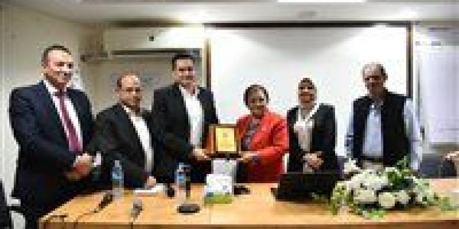 نائب
      وزير
      الصحة
      تتفقد
      المنشآت
      الصحية
      بمحافظة
      البحيرة
      وتعقد
      اجتماعات
      موسعة