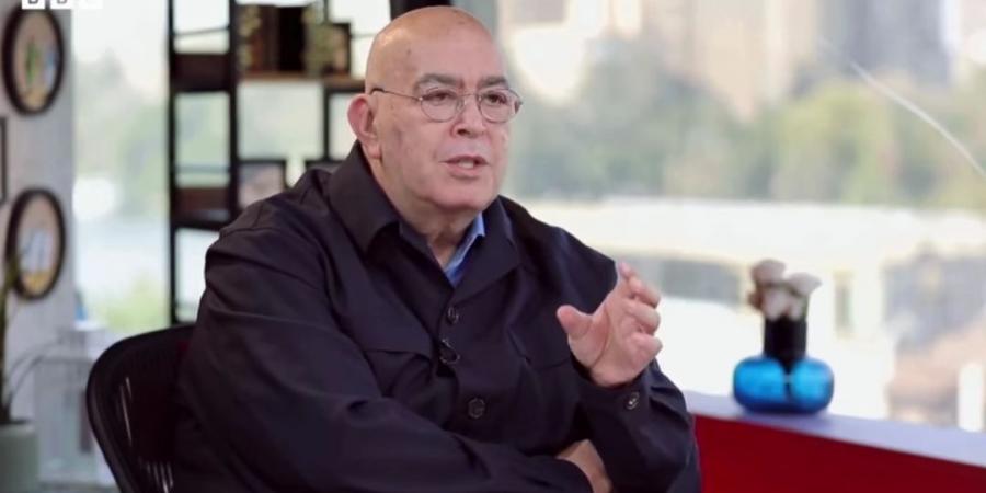 عماد
      أديب:
      ترامب
      لا
      يضع
      للقانون
      الدولي
      أي
      حساب
      ويدير
      العالم
      حسب
      رغبته