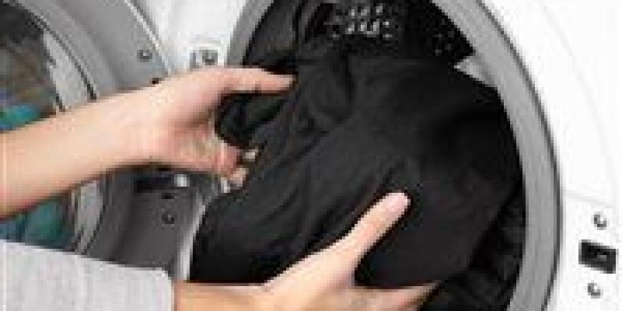 حيل
      تنظيف
      فعالة
      للأبيض
      والأسود
      دون
      تلف
      الأقمشة