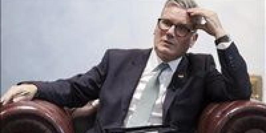 «انتقادات
      حادة
      وتوقعات
      بهزيمة
      انتخابية»..
      فاينانشال
      تايمز:
      ستارمر
      غير
      مهتم
      باتخاذ
      القرارات
      الصعبة