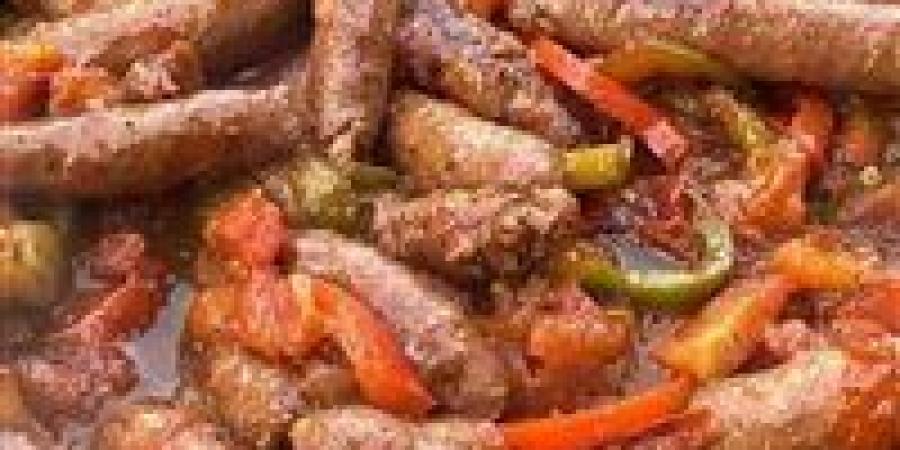 الرائحة
      بتدوّخك..
      أسرار
      وصفات
      السجق
      “بتاع
      العربية”
      بطعم
      احترافي