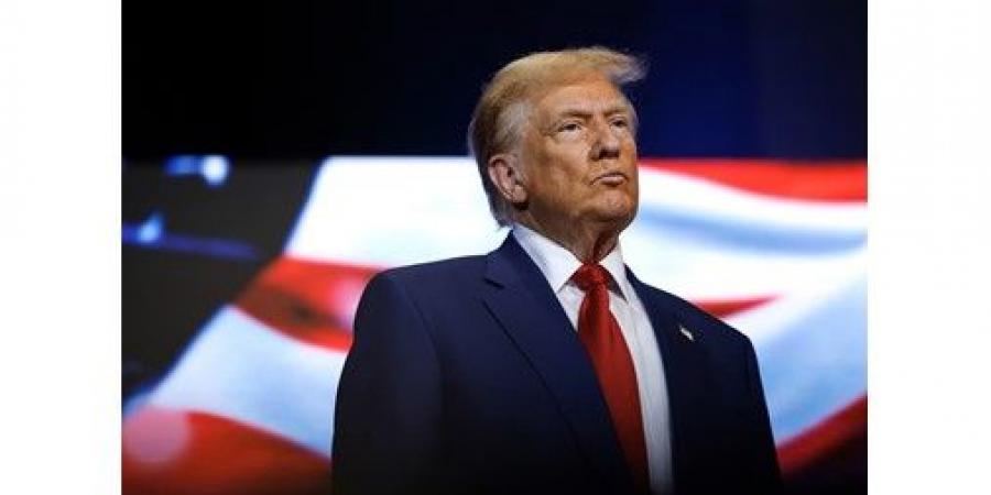 جهاز
الخدمة
السرية
يُجلي
ترامب
من
قاعة
حفل
رسمي
بعد
سماع
إطلاق
نار