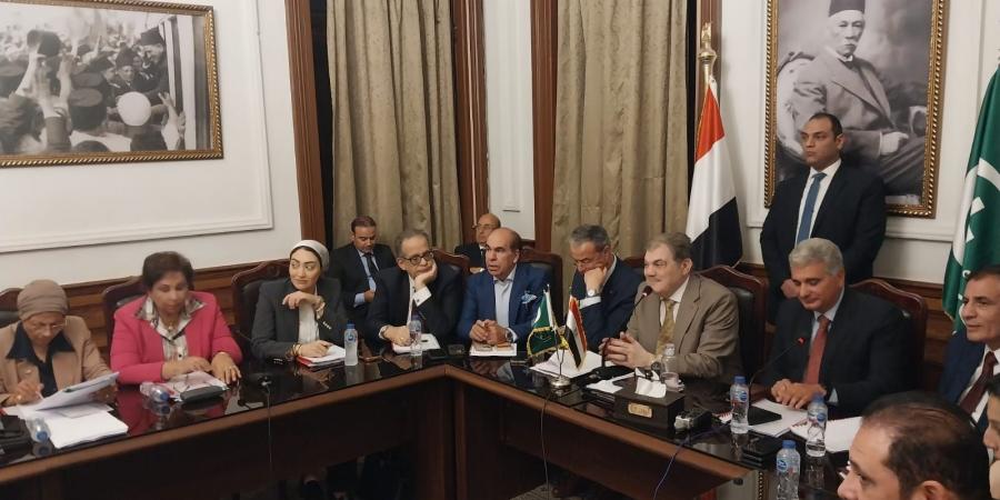 بيت
      الخبرة
      الوفدى
      والهيئتان
      البرلمانيتان
      بمجلسى
      النواب
      والشيوخ
      تقدم
      روشتة
      لعلاج
      أزمات
      القضايا
      الأسرية