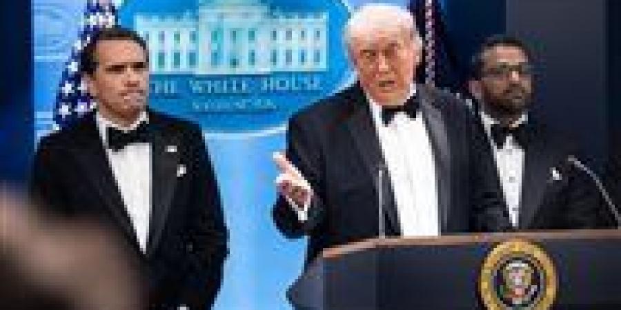 من
      المسافة
      صفر..
      كيف
      اخترق
      مسلح
      حصون
      "الخدمة
      السرية"
      للوصول
      إلى
      ترامب؟