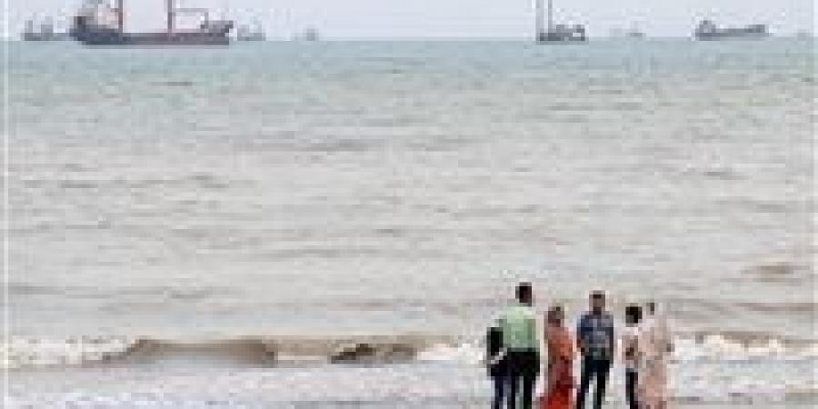 في
      رحلة
      غامضة
      ومثيرة..
      يخت
      ملياردير
      روسي
      يكسر
      حصار
      مضيق
      هرمز