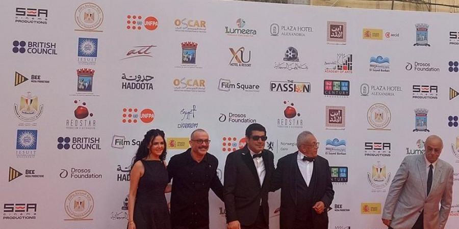 عصام
      عمر
      وباسم
      سمرة..
      توافد
      النجوم
      على
      حفل
      افتتاح
      مهرجان
      الإسكندرية
      للفيلم
      القصير|
      صور