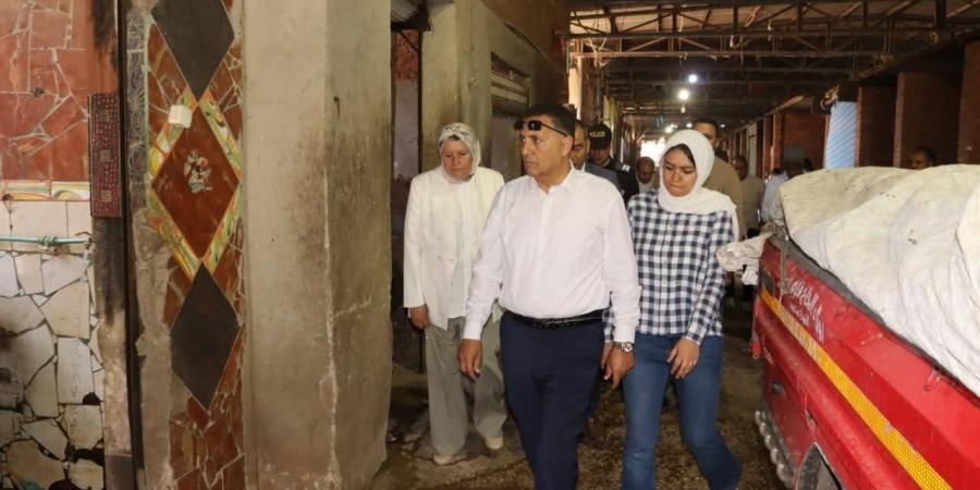 محافظ
      القليوبية
      يقود
      حملات
      تطوير
      شبرا
      الخيمة
      وطرح
      أصول
      للاستثمار