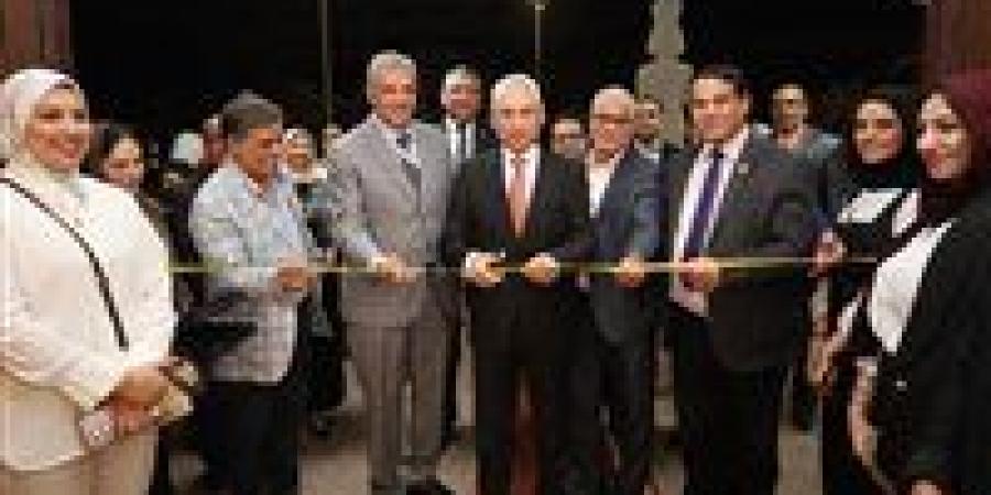 افتتاح الملتقى التوظيفي لكلية الفنون الجميلة تحت عنوان: “مسيرة ذهبية من الإبداع إلى سوق العمل”