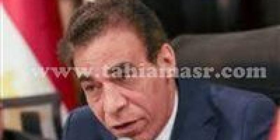 حداد
      الجوهري:
      الرئيس
      السيسي
      يطالب
      بتقديم
      أقصى
      درجات
      الدعم
      للمغتربين