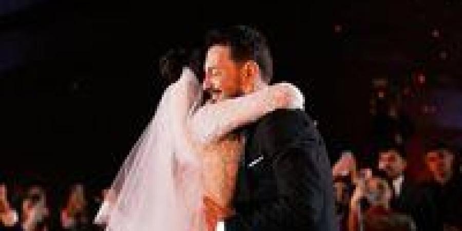 بكلمات
      مؤثرة..
      ليلى
      أحمد
      زاهر
      توجه
      رسالة
      لوالدها
      بمناسبة
      عيد
      ميلاده|
      صور