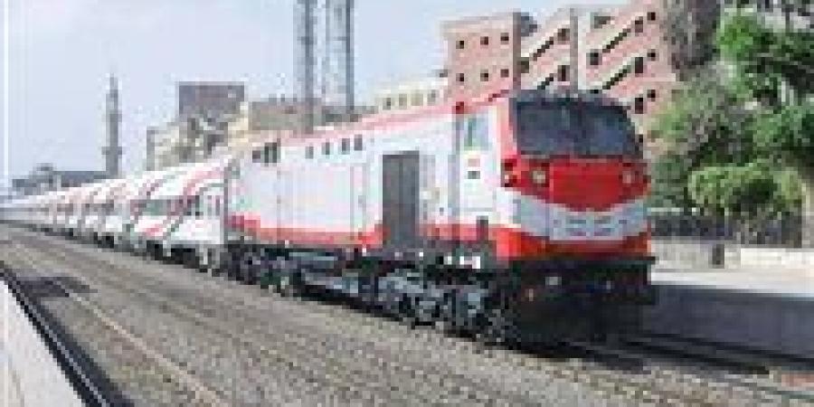 مصرع
      شاب
      صدمه
      قطار
      في
      قرية
      بالعياط
      جنوب
      الجيزة