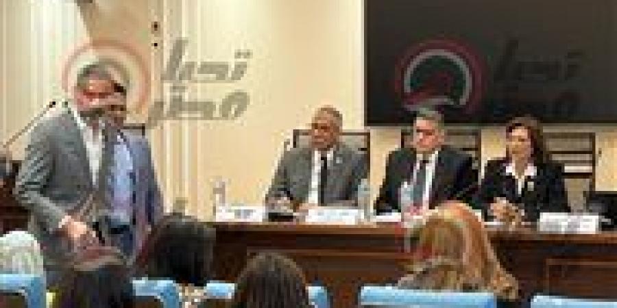 راندا
      مصطفى:
      نحرص
      على
      التوازن
      بين
      حقوق
      الأب
      والأم..
      والأطفال
      هم
      الأكثر
      تضررًا
      من
      الانفصال