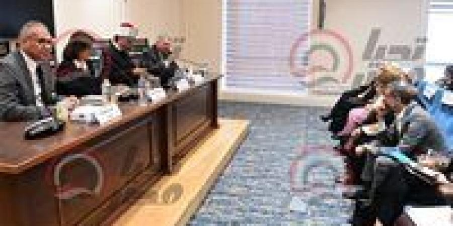 ممثل
      وزارة
      العدل:
      قانون
      الأحوال
      الشخصية
      في
      مراحله
      النهائية..
      والتشريع
      وحده
      لا
      يكفي
      لحل
      أزمة
      الطلاق