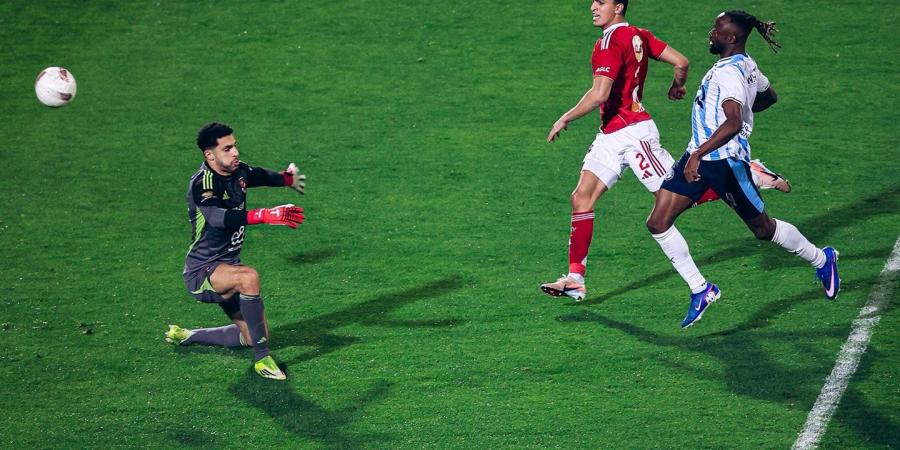 نادر
      السيد
      بعد
      هزيمة
      الأهلي
      أمام
      بيراميدز:
      تراجع
      الأحمر
      طبيعي..
      وتوروب
      غير
      موفق
      مع
      الفريق