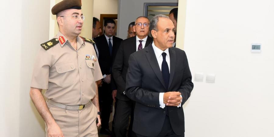 وزير
      الخارجية
      يفتتح
      غرفة
      حفظ
      الوثائق
      المؤمنة
      بمقر
      وزارة
      الخارجية|صور