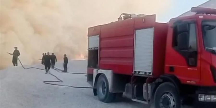 حريق
      هائل
      بمنطقة
      مخلفات
      الصرف
      الصحي
      في
      سمالوط
      بالمنيا