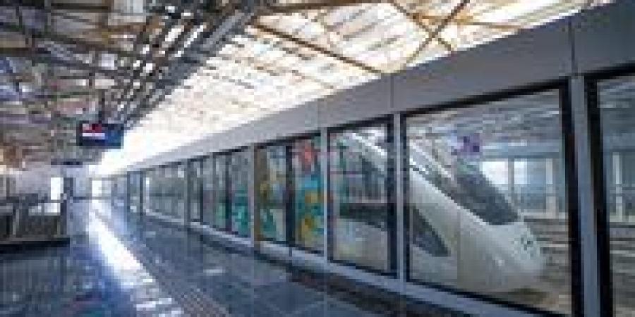 انطلاق
      الرحلة
      الأولى
      لمونوريل
      شرق
      النيل
      بجمهور
      الركاب
