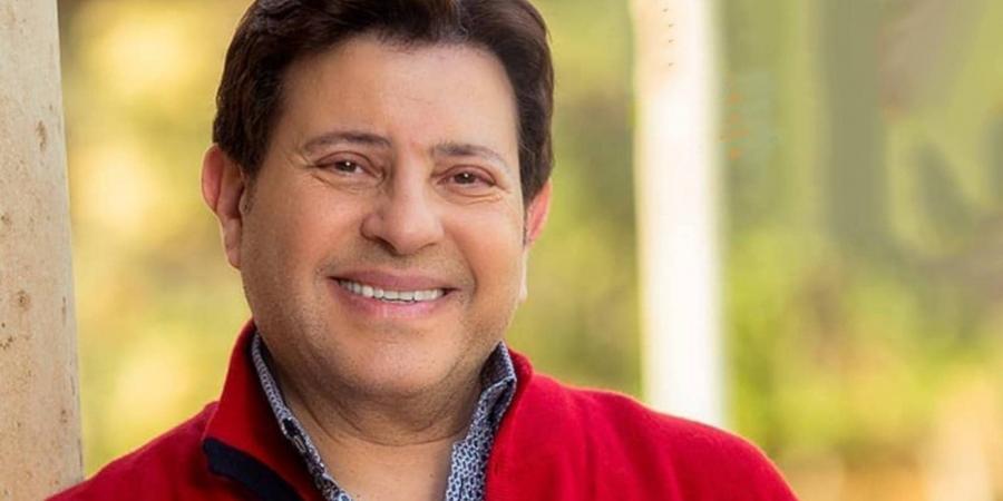 هل
      كان
      هاني
      شاكر
      يضع
      “زمّارة”
      في
      حنجرته
      لتقليد
      العندليب؟..
      القصة
      الكاملة
