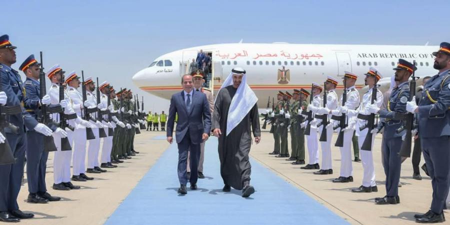 الرئيس
      السيسي
      يجري
      زيارة
      إلى
      دولة
      الإمارات..
      تفاصيل