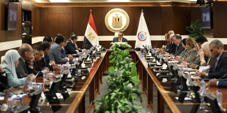 رئيس جامعة المنيا يشهد اجتماع وزير الصحة لمتابعة استعدادات انضمام المحافظة لمنظومة التأمين الصحي الشامل