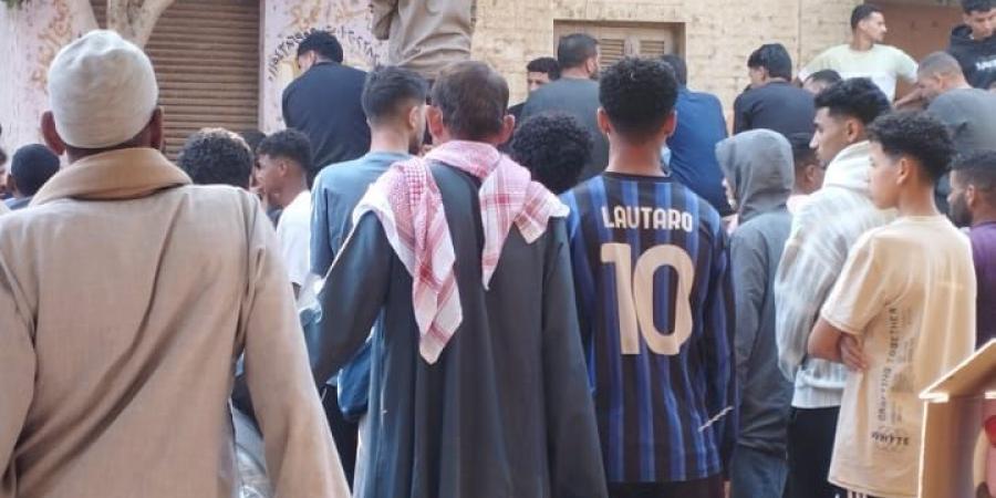 تشييع
      جثمان
      والد
      لاعب
      الزمالك
      محمد
      شحاتة
      في
      بني
      مزار
      وسط
      حالة
      من
      الحزن