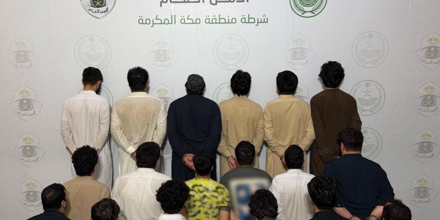 شرطة مكة تضبط 18 مخالفًا لتورطهم في تزوير الإقامات وتصاريح الحج
