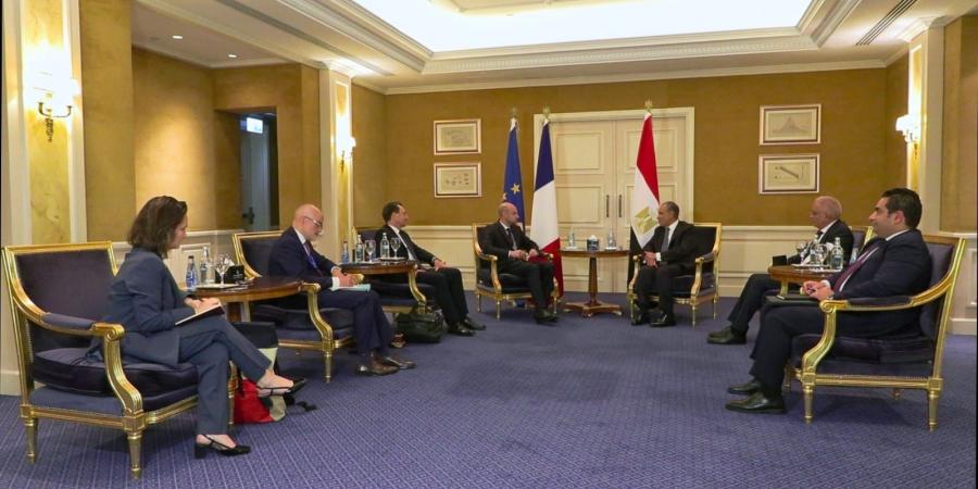 وزير
      الخارجية:
      يجب
      الحفاظ
      على
      حرية
      الملاحة
      ومراعاة
      الشواغل
      الأمنية
      لدول
      الخليج
      العربي