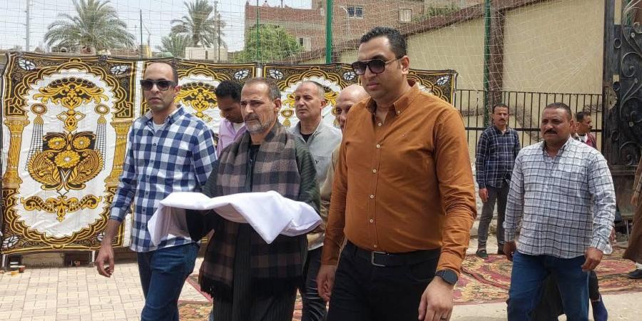 إنهاء
      خصومة
      ثأرية
      بين
      عائلتي
      أولاد
      عباس
      وأولاد
      عبدالمعز
      بقرية
      تنده
      في
      ملوي