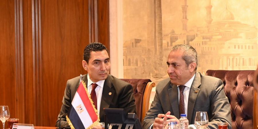 وزير
      الشباب
      والرياضة
      ورئيس
      العاصمة
      الجديدة
      يدعمان
      الألعاب
      الفردية
      لأولمبياد
      2028
