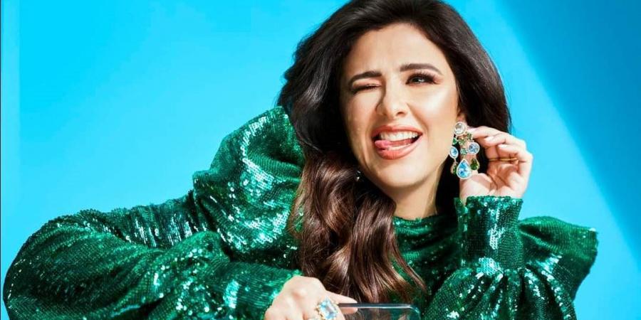 أنا
      شخصية
      شرسة..
      ياسمين
      عبد
      العزيز
      تروج
      لفيلمها
      خلي
      بالك
      على
      نفسك
      بهذه
      الطريقة