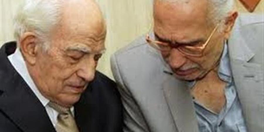 لولا
      أني
      مريض
      كنت
      روحتله
      المستشفى..
      رشوان
      توفيق
      ينعي
      عبد
      الرحمن
      أبو
      زهرة
      باكيًا