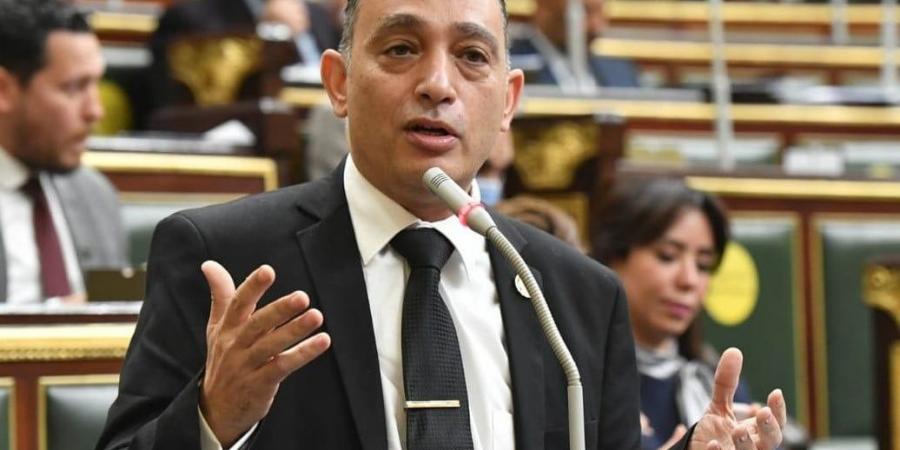 خاص
      |
      فريدي
      البياضي:
      فيروس
      هانتا
      لا
      يستدعي
      الهلع..
      ولكن
      علينا
      الانتباه
      والاستعداد