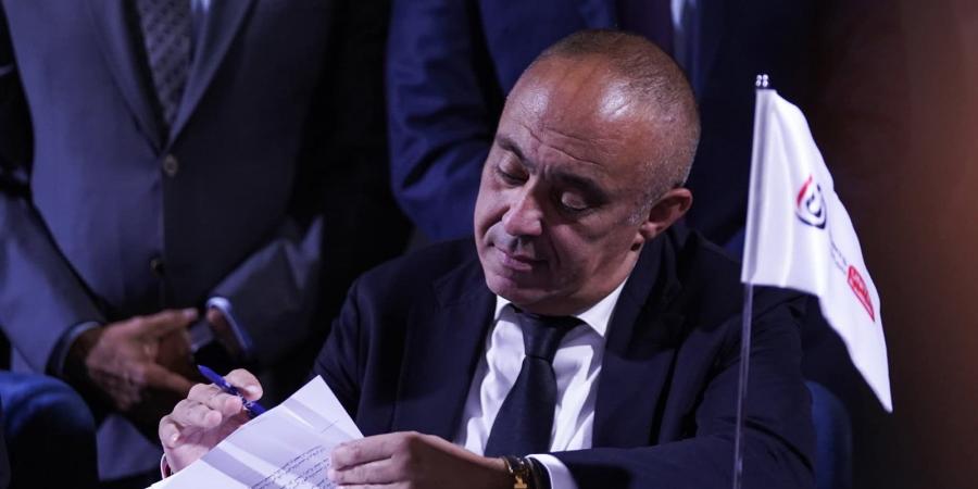 محمد
      يحيى
      وسيف
      الوزيري
      يقودان
      تجديد
      شراكة
      الأهلي
      وجيتور
      برعاية
      المتحدة
      للرياضة
