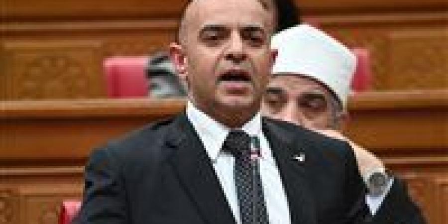 نائب
      بحماة
      الوطن
      يرد
      على
      الجدل
      حول
      مشروع
      قانون
      الأسرة:
      لا
      نفتح
      باب
      زواج
      القاصرات
      ومصلحة
      الطفل
      هي
      الأساس